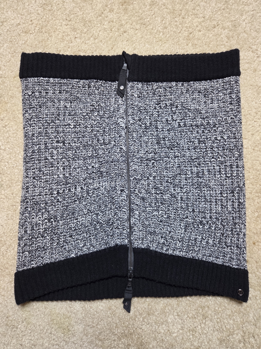 Lululemon Falling Freely Wool Neck Warmer One Size Black Grey Scarf